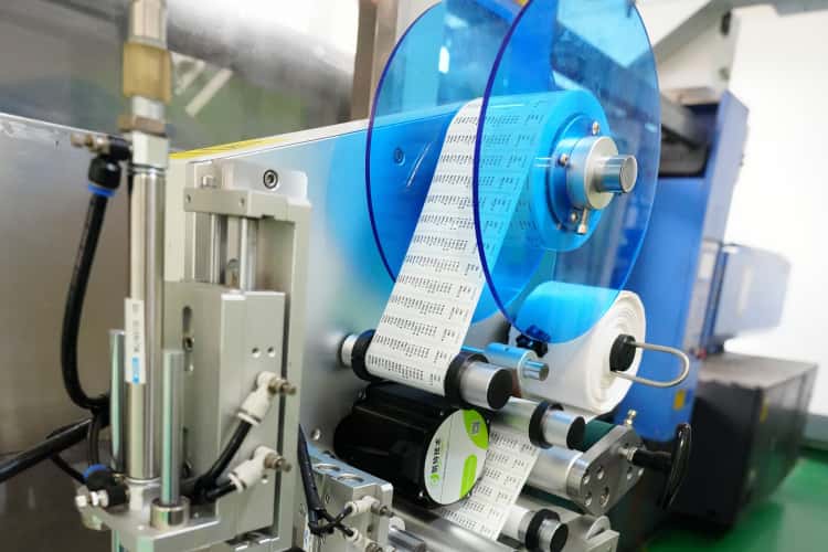 Injection moldign labeling