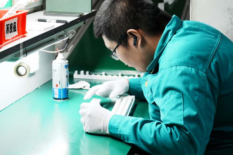 injection molding in-progress inspection